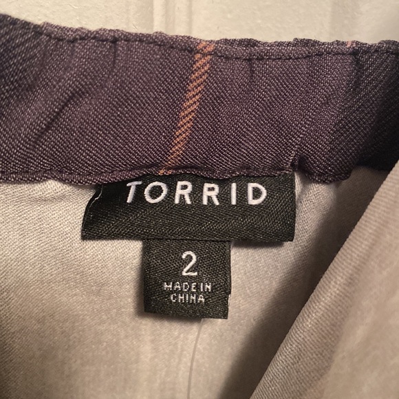 Brand New Torrid Black Plaid Lace Up Top…size 2/2X/18-20 - Picture 4 of 6